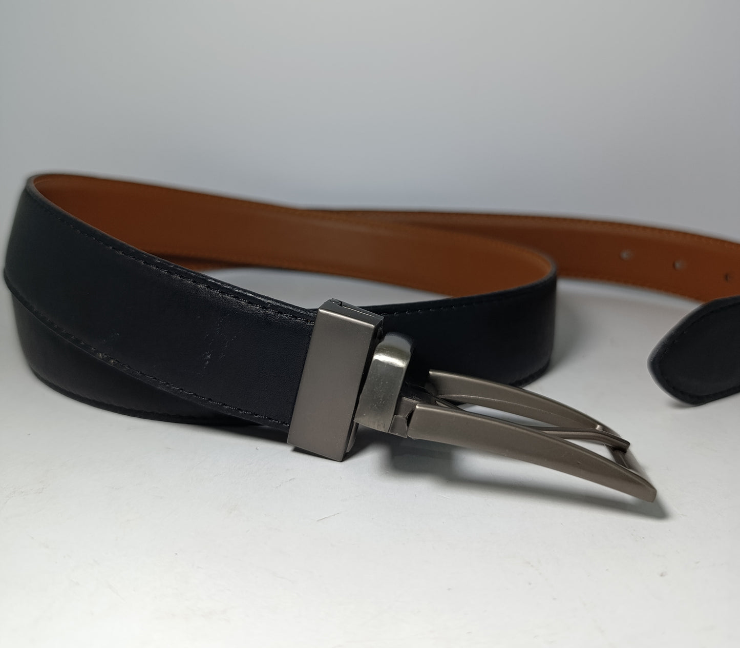 Reversible Genuine Leather Belt with Rotatable Buckle – Black & Tan