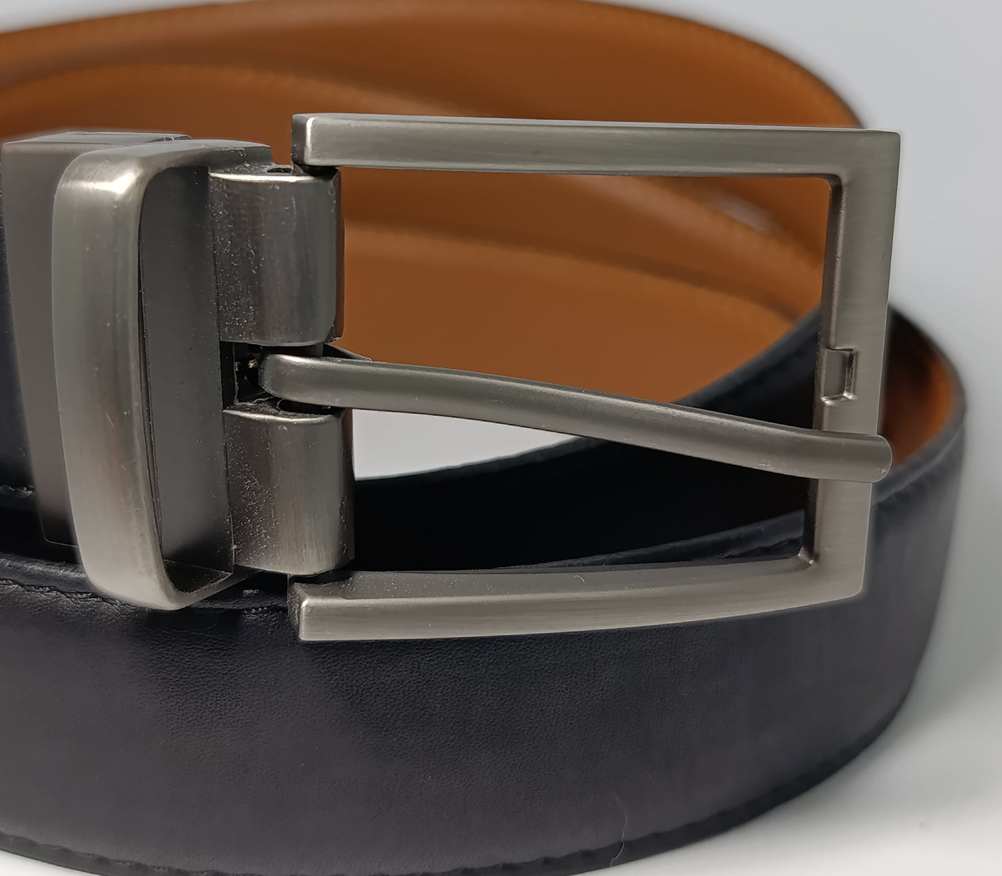 Reversible Genuine Leather Belt with Rotatable Buckle – Black & Tan